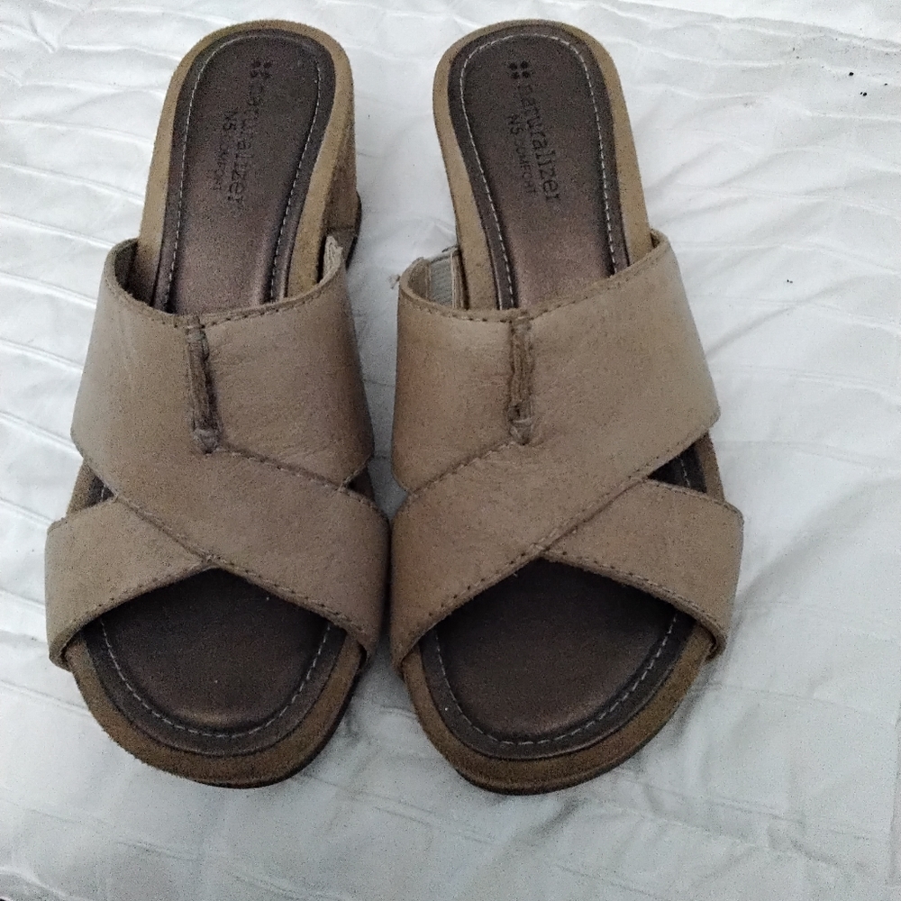 Naturlizer sandals